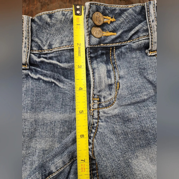 👸🩳 Denim shorts in size 5 by Decree - Picture 4 of 13